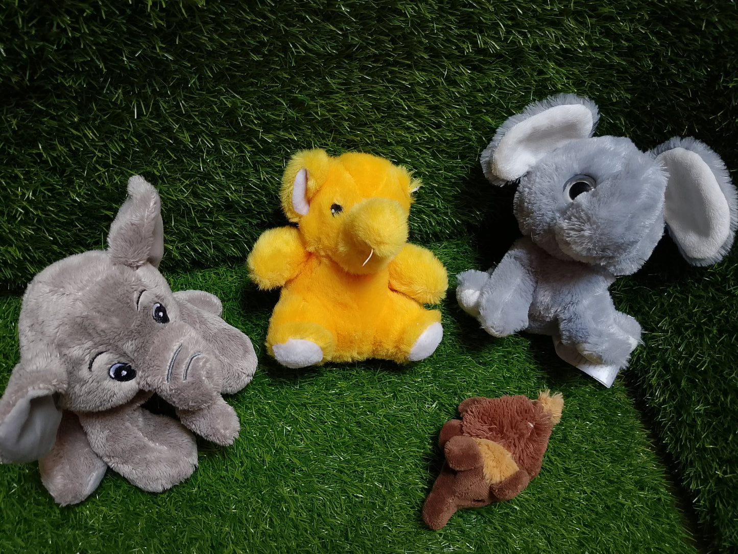 Soft elephants, set of 4, Preloved stuffed toys