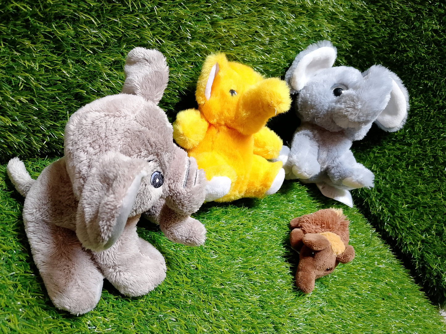 Soft elephants, set of 4, Preloved stuffed toys