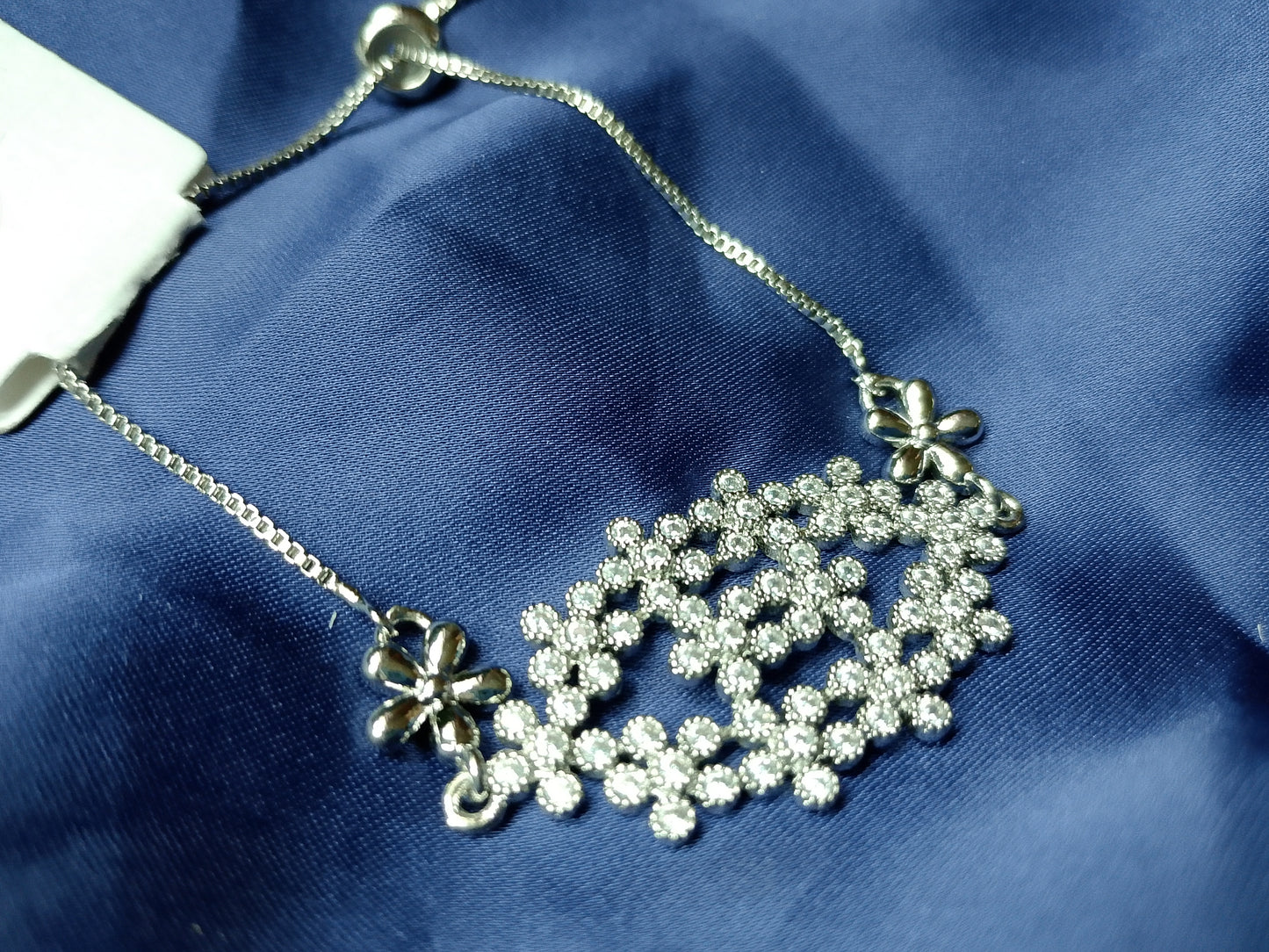 The Sparkling Crystal Flower Mesh Bracelet