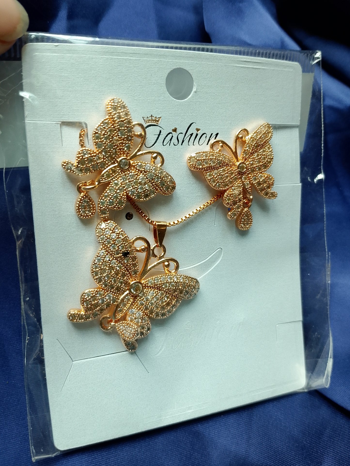 Dazzling Butterfly Sparkle Necklace & Earrings Set