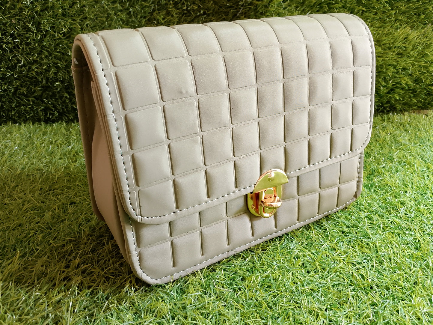 Elegant Quilted Handbag