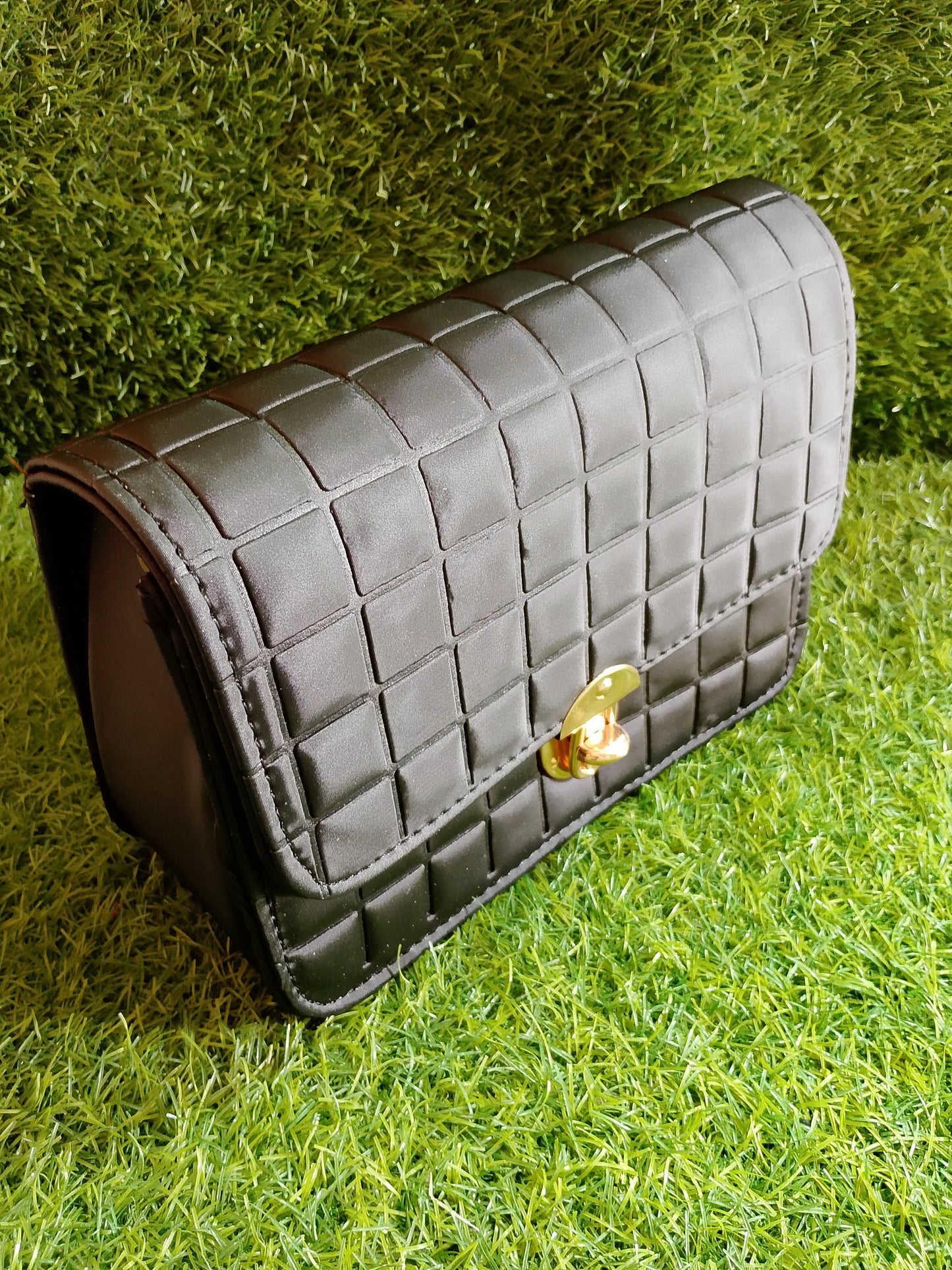 Elegant Quilted Handbag