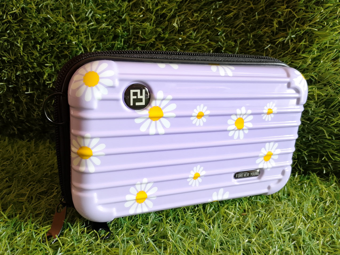 Sunny Daisy Clutch