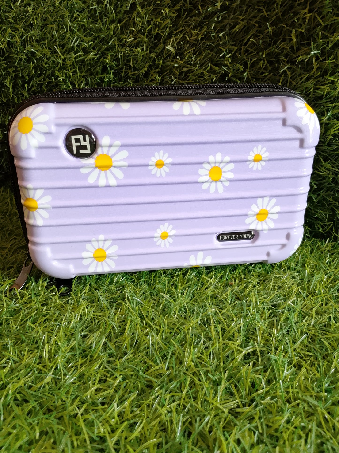 Sunny Daisy Clutch