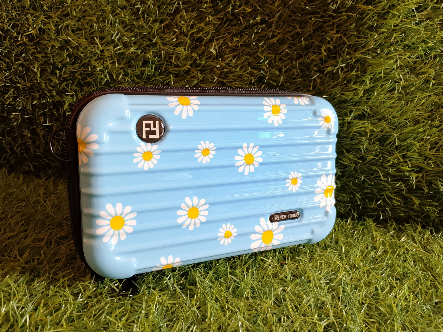 Sunny Daisy Clutch