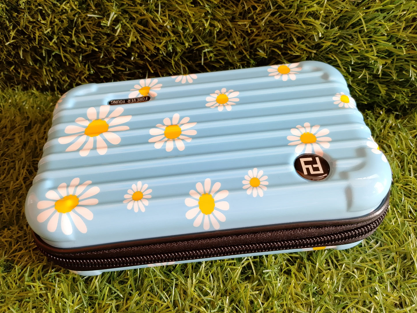 Sunny Daisy Clutch