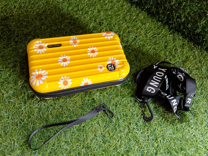 Sunny Daisy Clutch