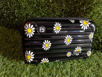 Sunny Daisy Clutch