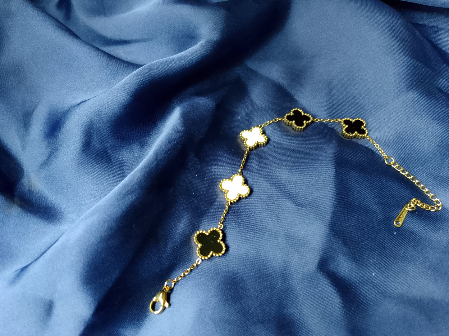 The Fortune Clover Bracelet - Black and White Inlay