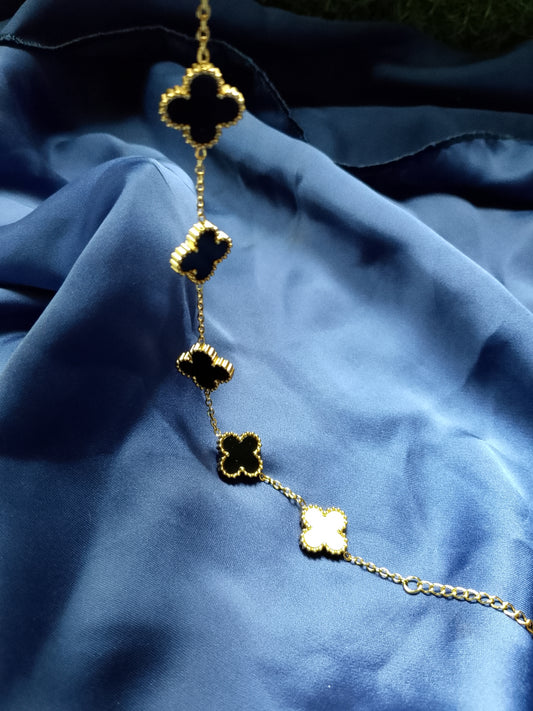 The Fortune Clover Bracelet - Black and White Inlay