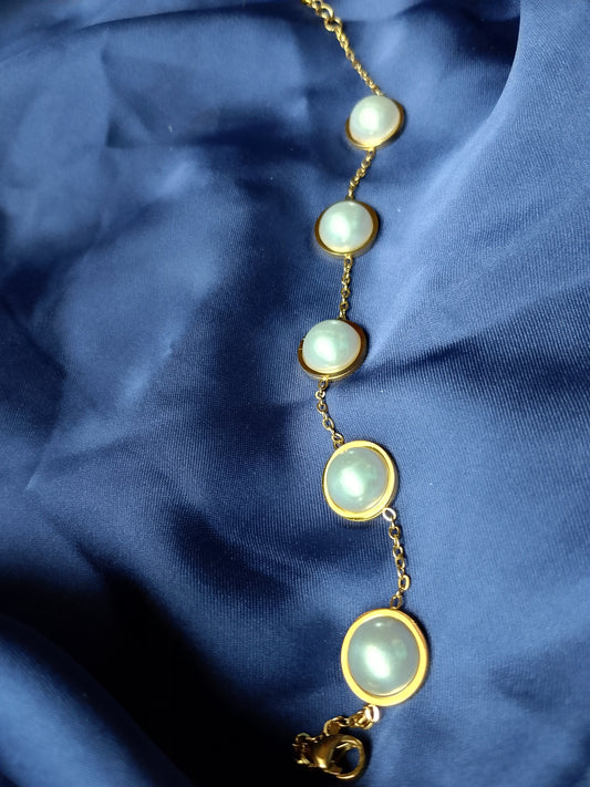 The Timeless Floating Pearl Chain Bracelet