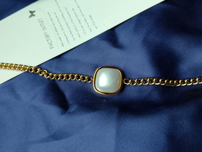 The 'New Classic' Pearl & Gold Chain Bracelet