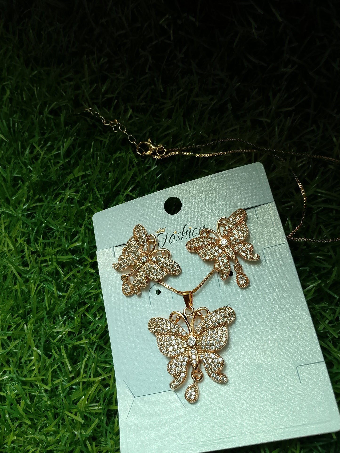 Dazzling Butterfly Sparkle Necklace & Earrings Set